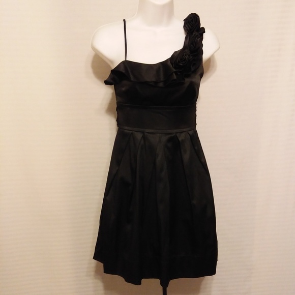 3/$15 CLOSET CLOSING BLACK RUFFLE BUST PARTY DRESS - Picture 2 of 8